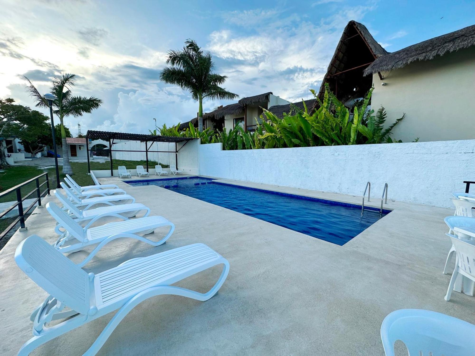 Vista Laguna Hotel